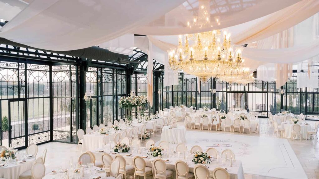 Wedding reception florals in the Conservatory at Blackberry Ridge